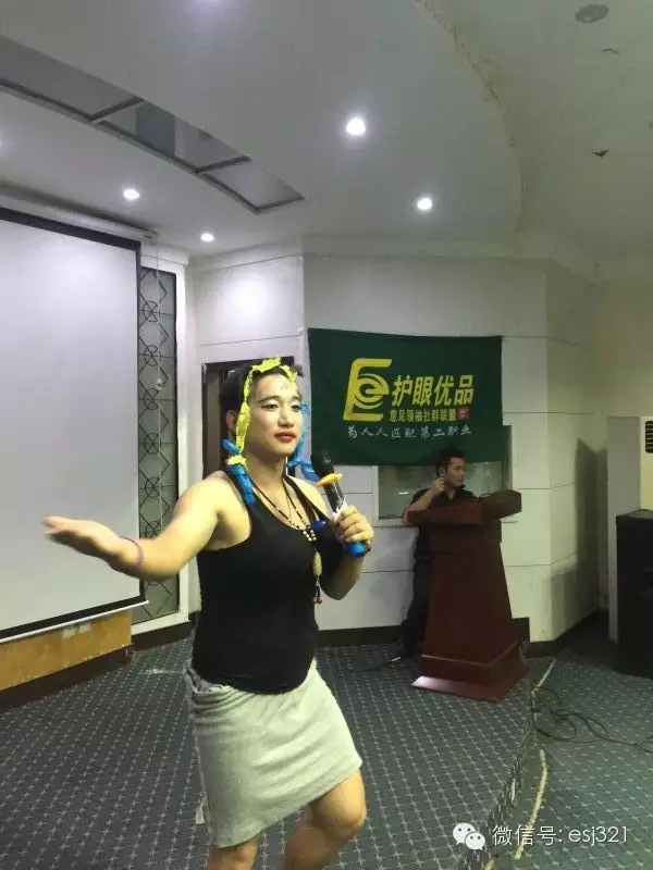 女扮男裝，不像？No、no、no我們很霸氣！