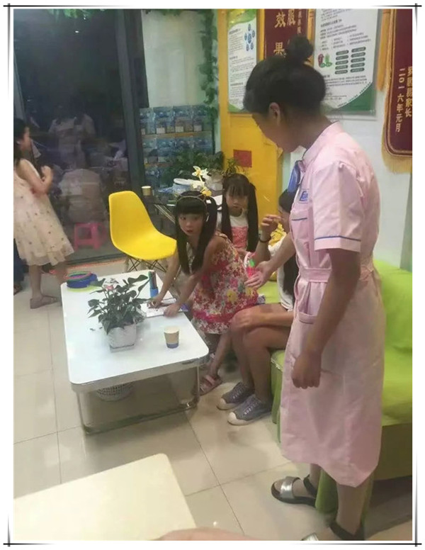 易視界愛(ài)心傳遞 讓世間充滿(mǎn)愛(ài)